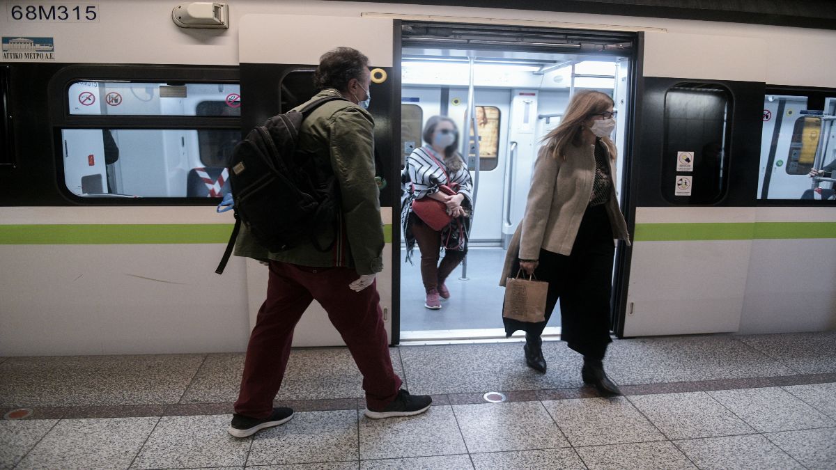 Τραγωδία στο Μετρό του Συντάγματος: Έχασε τη ζωή του ο άνδρας που έπεσε στις γραμμές