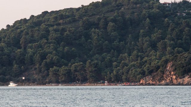 Τραγωδία στη Σκιάθο: Τουρίστρια υπέστη ανακοπή μέσα στη θάλασσα, ανήμερα των γενεθλίων της