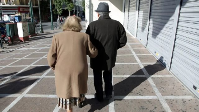 Συντάξεις: 4+1 αυξήσεις έως τις αρχές του 2026 – Οι δικαιούχοι και τα ποσά