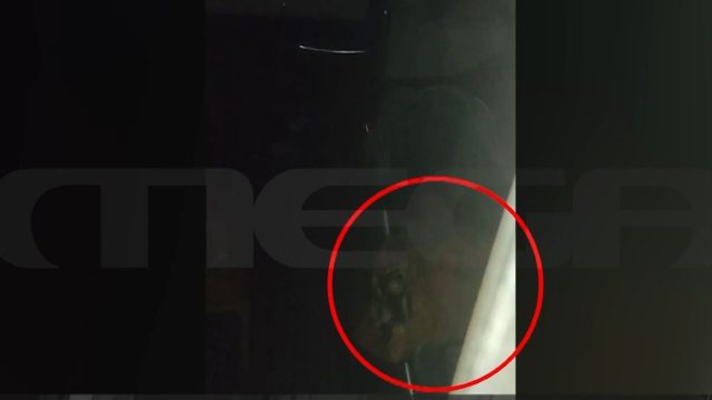 «Δε μας άνοιγε κανείς, ακολουθούσαμε τις φωνές»: Ανατριχιάζει η περιγραφή του αστυνομικού που βρήκε το μωρό στο μπαλκόνι στη Θεσσαλονίκη