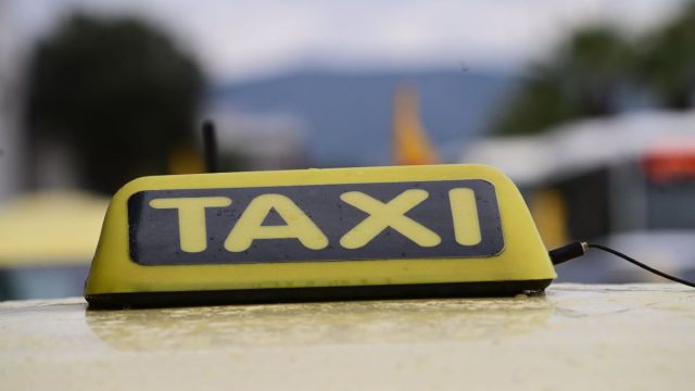 Τραβούν χειρόφρενο τα ταξί σήμερα 10/6 – Πόσες ώρες θα διαρκέσει η στάση εργασίας