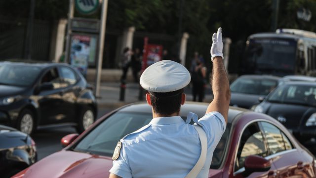 Θεσσαλονίκη: Οδηγός μπλόκαρε τη διέλευση αστικού λεωφορείου και επιτέθηκε σε αστυνομικούς