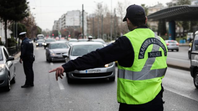 Νέος Κώδικας Οδικής Κυκλοφορίας: Κομμένο το κινητό και οι «κόντρες» – Βαρύς ο πέλεκυς για τους οδηγούς