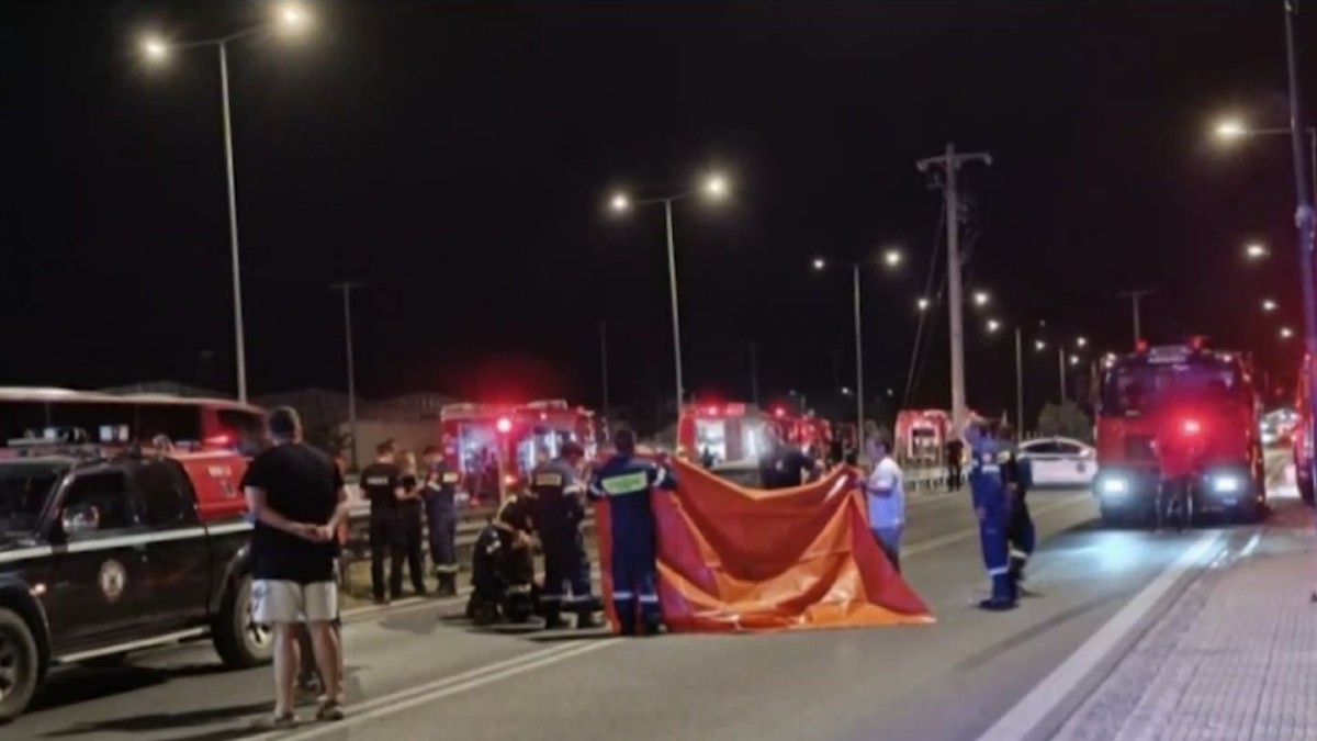 Συναγερμός με τροχαίο στην Αθηνών-Λαμίας: Εθελόντρια της Πυροσβεστικής παρασύρθηκε από αυτοκίνητο