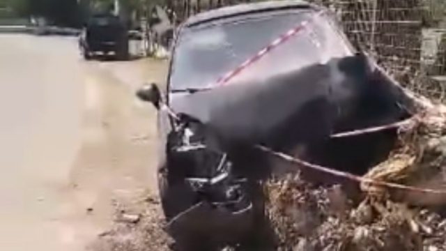Σφοδρό τροχαίο στο Ηράκλειο: Αυτοκίνητο «καρφώθηκε» σε δέντρο – Στη ΜΕΘ ένας 18χρονος και ένας 19χρονος