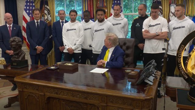 Ο κόσμος καίγεται και… ο Τραμπ χτενίζεται: Η αδιανόητη ερώτηση για τις γυναίκες στους παίκτες της Γιουβέντους