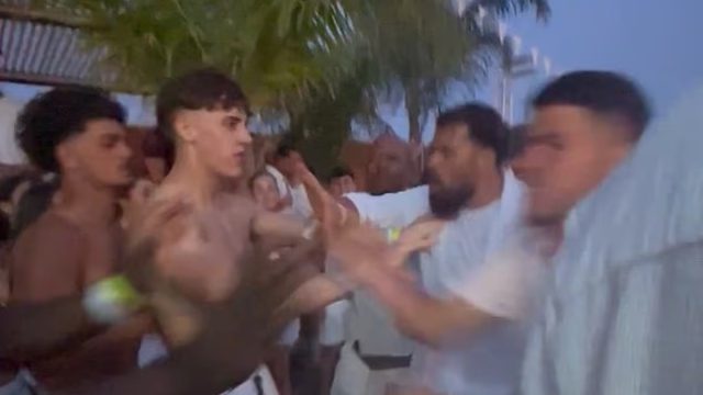 Σκηνές χάους στη Ζάκυνθο: Άγριο ξύλο μεταξύ τουριστών στον Λαγανά για μια selfie