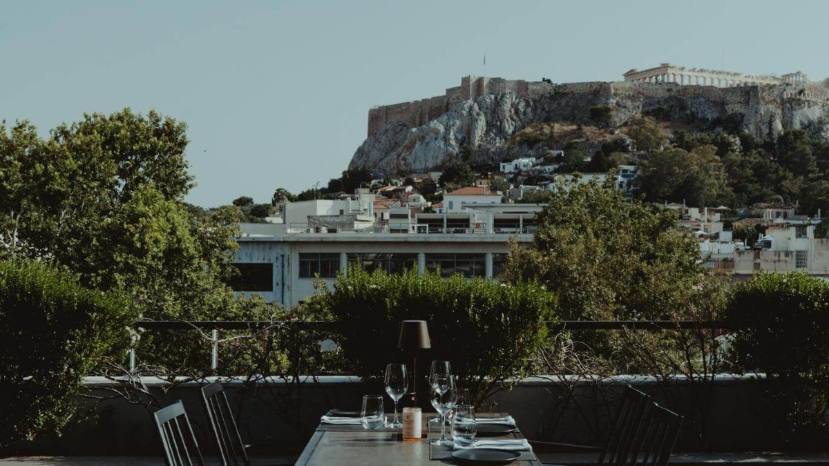 Η Αθήνα από ψηλά: 5 ξεχωριστά rooftop spots που δεν πρέπει να χάσετε