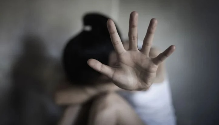 Φρίκη στον Βόλο: Μητέρα κατηγορείται (και) για αιμομιξία με την ίδια της την κόρη