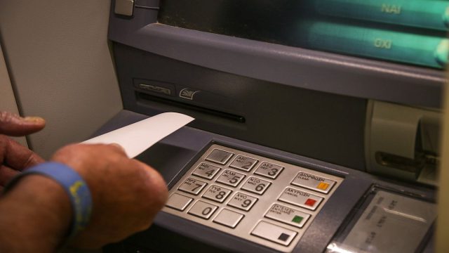 Σημαντικές αλλαγές στα ΑΤΜ: Τέλος οι υψηλές προμήθειες από 24 Ιουλίου!