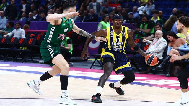 Έχασε τον MVP της η Φενέρμπαχτσε: Στο ΝΒΑ και τους Φοίνιξ Σανς ο Χέιζ Ντέιβις!