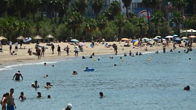 Καιρός σήμερα (03/07): Η θερμοκρασία θα φτάσει τους 36 με 37 βαθμούς Κελσίου – Η πρόγνωση από Καλλιάνο και Σούζη