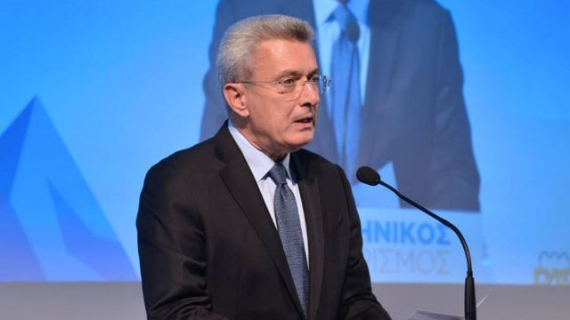 Παρέμβαση από Νίκο Χατζηνικoλάου στο ραδιόφωνό του για δημοσιογράφο και ακροατή!