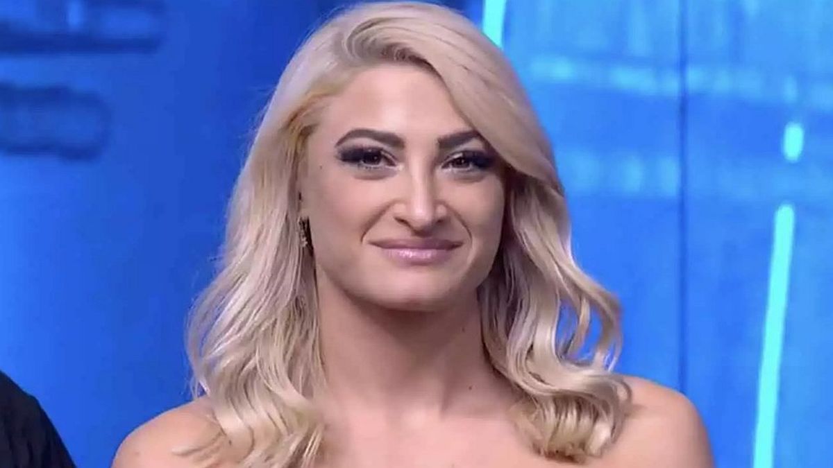 Ιωάννα Τούνη: (Ξανά)πόζαρε γυμνή στο μπάνιο και το Instagram πήρε «φωτιά»