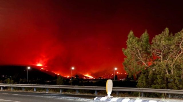 Φονική πυρκαγιά στη Κύπρο, ανήμερα της τραγωδίας στο Μάτι:  Δύο νεκροί και εκτεταμένες καταστροφές στη Λεμεσό