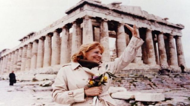 Σαν σήμερα, 30 Ιουλίου 1982: Η Μελίνα Μερκούρη ανοίγει το θέμα των Γλυπτών του Παρθενώνα στην UNESCO