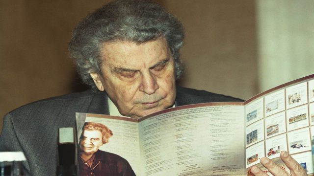 Θα έκλεινε τα 100: Σαν σήμερα, 29 Ιουλίου του 1925, γεννήθηκε ο Μίκης Θεοδωράκης – Ο οικουμενικός συνθέτης που έγινε σύμβολο
