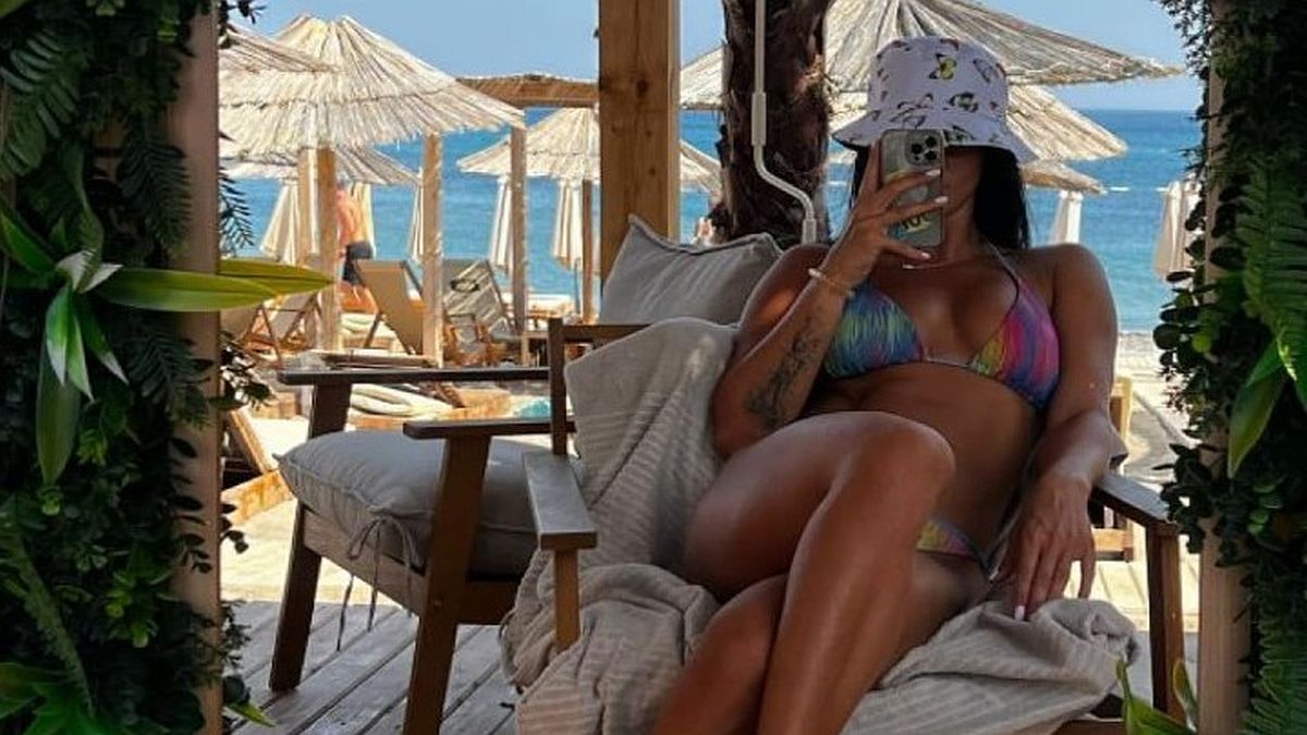 Ερυθρόλευκη παίκτρια «αναστατώνει» το Instagram… στην πισίνα!