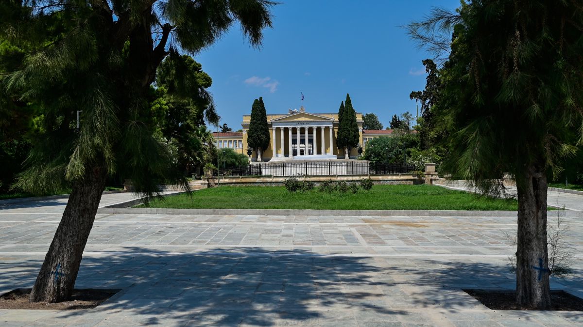 Αυτοπυρπολήθηκε γυναίκα στο Ζάππειο