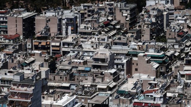 «Κυνηγάει» τους μεγαλοοφειλέτες η Εφορία: Στο «σφυρί» ακίνητα – Οι περιουσίες εκατομμυρίων