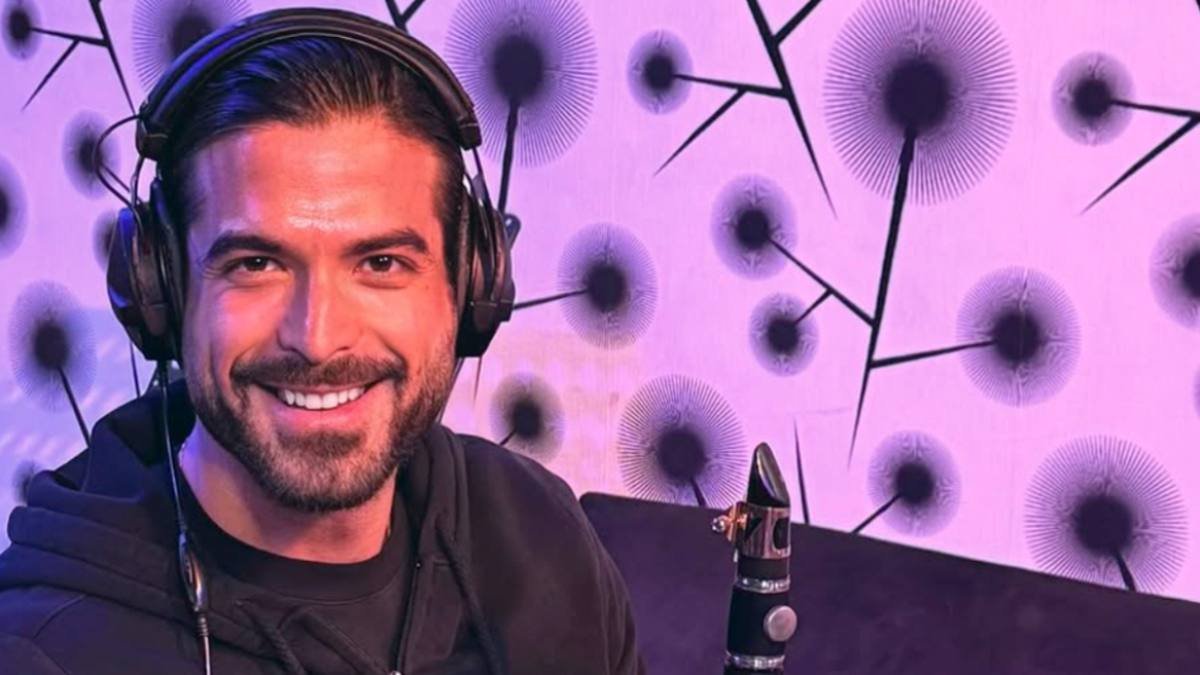 Ισχυρό μήνυμα από τον Άρη Μουγκοπέτρο: Το πρώτο μπάνιο στη θάλασσα και τα τατουάζ στο σώμα του