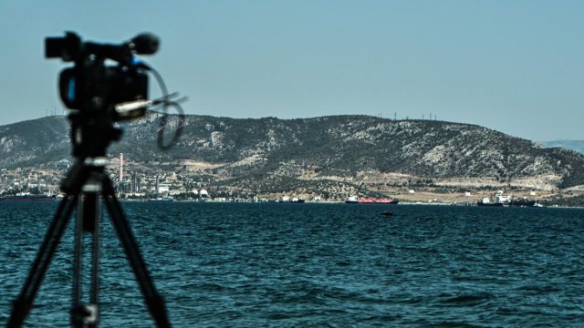 Ελευσίνα: «Ξαφνικά ακούστηκε ένα “μπαπ”» – Το σχόλιο του ανθρώπου που έσωσε τους χειριστές του ελικοπτέρου