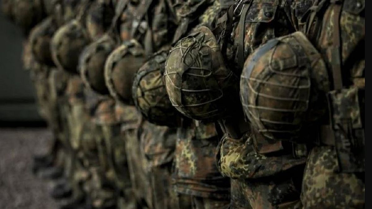 Αναδιάρθρωση στις Ένοπλες Δυνάμεις: Αυξήσεις, στεγαστικά προγράμματα και καταργήσεις μονάδων