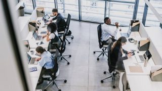 Νόμιμη η 13ωρη εργασία με έναν εργοδότη: Τι προβλέπει το νέο νομοσχέδιο
