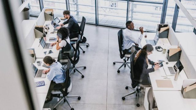 Νόμιμη η 13ωρη εργασία με έναν εργοδότη: Τι προβλέπει το νέο νομοσχέδιο