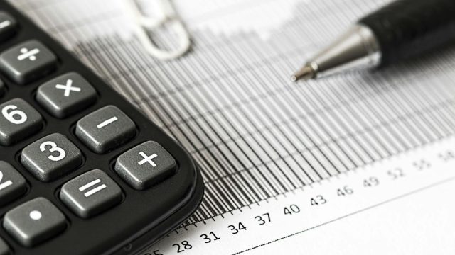 Οκτώ στα 10 ευρώ πληρώνονται στην ώρα τους – Ρεκόρ στις εμπρόθεσμες πληρωμές επιχειρήσεων σε ΦΠΑ και φόρο εισοδήματος