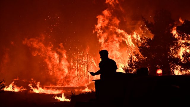 Συναγερμός για φωτιά στο Φίλυρο: Άμεση επέμβαση της Πυροσβεστικής