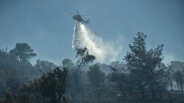 Φωτιά στη Λιοδώρα Αρκαδίας – Σηκώθηκαν 2 ελικόπτερα και 3 αεροσκάφη