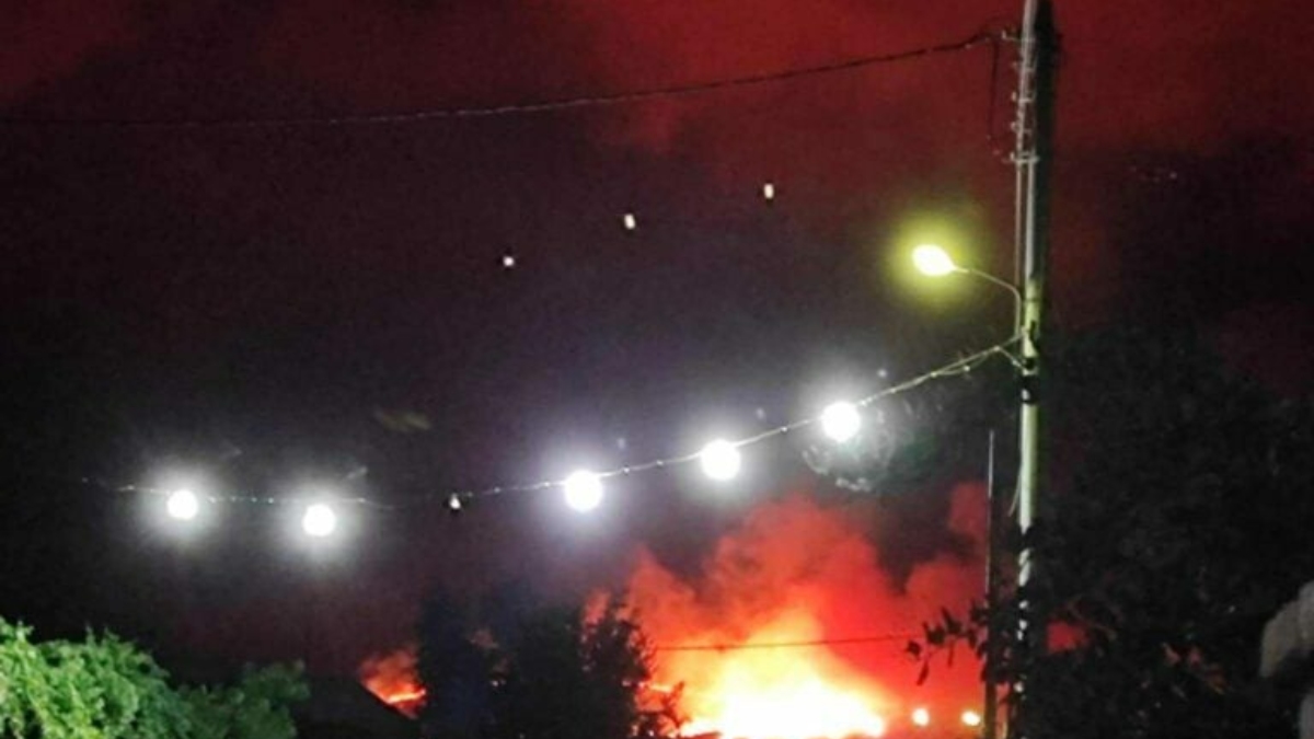 Μεγάλη φωτιά στη Μεταμόρφωση Μεσσηνίας – Κοντά στα σπίτια οι φλόγες