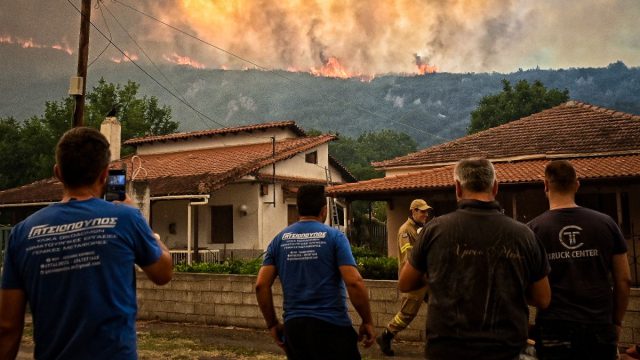 Δύο συλλήψεις για εμπρησμό από αμέλεια για τη φωτιά στον Φενεό Κορινθίας- Έκαναν εργασίες ηλεκτροσυγκόλλησης στο δάσος