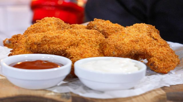 Συνταγή για φτερούγες κοτόπουλο σαν τα KFC στο φούρνο