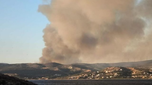 Πύρινος εφιάλτης στα Μεσοχώρια Ευβοίας: Εκκενώνονται οικισμοί λόγω της ανεξέλεγκτης φωτιάς