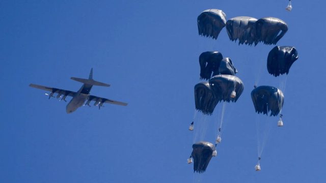 Ανάσα ζωής στη Γάζα: Εκατοντάδες τόνοι βοήθειας μετά από μήνες αποκλεισμού