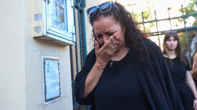 «Ντροπή σου»: Εκσφενδονίστηκαν μπουκάλια στη δίκη για τη δολοφονία της Κυριακής Γρίβα