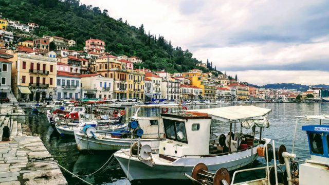 Απόδραση στο Γύθειο: Το στολίδι της Μάνης που σας ταξιδεύει στον χρόνο