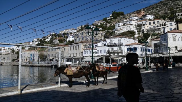 Ύδρα: Μόνο με ηλεκτρονική άδεια η κυκλοφορία οχημάτων στο νησί – Σε λειτουργία η πλατφόρμα