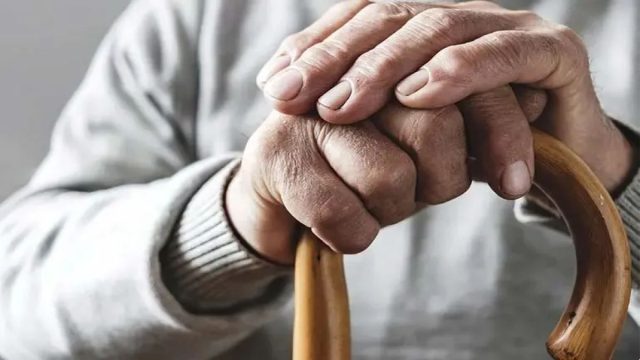 Το λίφτινγκ και ο ηλικιωμένος: Το ανέκδοτο της ημέρας(01/07)