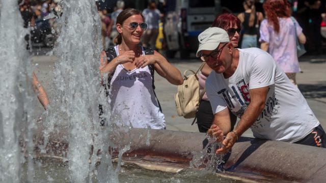 Σήμα κινδύνου από την ΕΜΥ για τον καύσωνα: Η δυσκολότερη μέρα και η μέγιστη θερμοκρασία