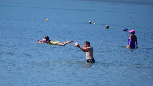 Καιρός σήμερα(12/7): Ο υδράργυρος θα… αγγίξει τους 35 βαθμούς – Τι εκτιμούν Αρνιακός και Σούζη