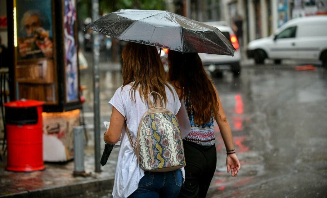 Ραγδαία αλλαγή του καιρού σήμερα με καταιγίδες και χαλάζι – Η πρόγνωση από Ρήγου και Σούζη
