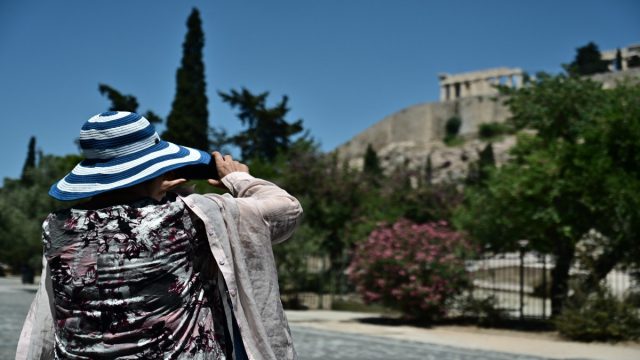Καιρός σήμερα (01/07): Ο υδράργυρος θα αγγίξει έως και 38 βαθμούς – Πότε θα πέσει η θερμοκρασία σύμφωνα με Μαρουσάκη και Αρνιακό