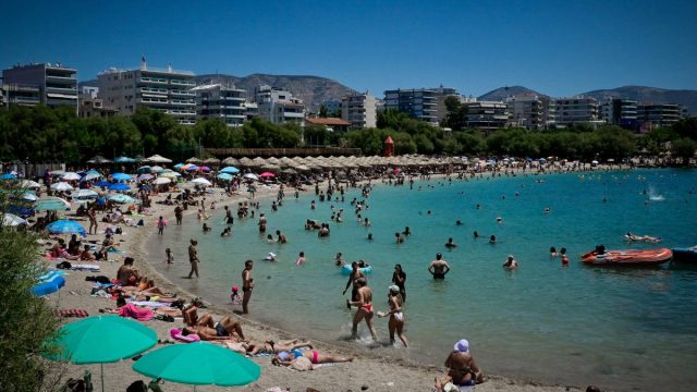 Καιρός σήμερα (11/07): Μικρή «ανάσα» από τον καύσωνα με υποφερτές θερμοκρασίες – Η πρόγνωση Αρνιακού και Σούζη