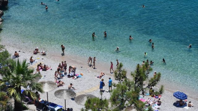 Καιρός σήμερα 16/7: Ηλιοφάνεια, τοπικές βροχές και θερμοκρασίες έως 38 βαθμούς – Τι λένε Σούζη και Καλλιάνος