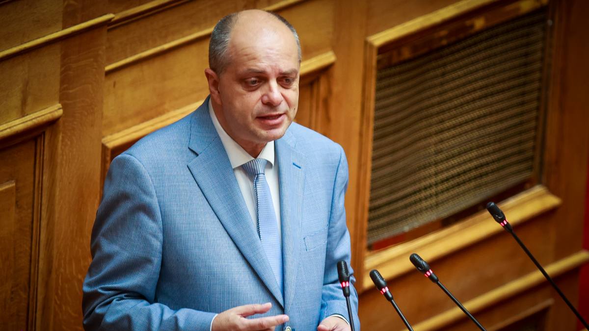 Οι «γαλάζιοι» κουμπάροι του ΟΠΕΚΕΠΕ: Η Νταμπακάκη, ο Αυγενάκης και ο κατηγορούμενος για απάτη Καλφούντζος