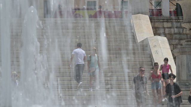 Καιρός: Έκτακτο δελτίο από την ΕΜΥ για καύσωνα διαρκείας – Οι περιοχές που θα βρεθούν στο «κόκκινο»