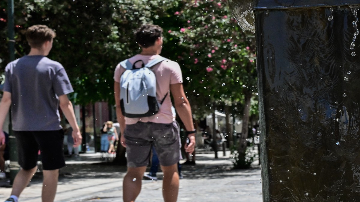 Έρχεται «θερμικός θόλος» με παρατεταμένο καύσωνα – Ο Τσατραφύλλιας προειδοποιεί για ακραία ζέστη έως την Τετάρτη